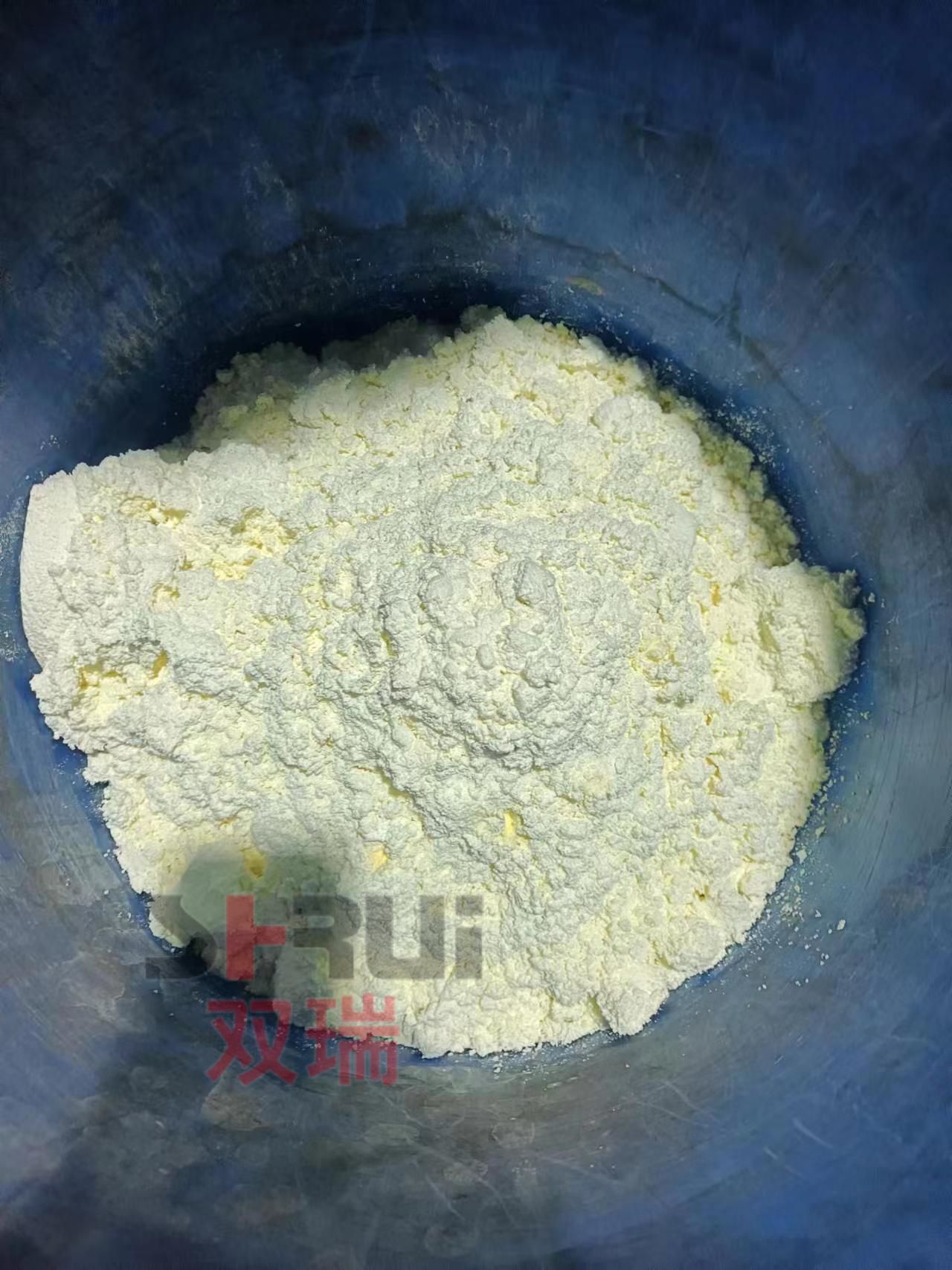 無(wú)錫雙瑞機(jī)械有限公司筒錐型過濾洗滌干燥設(shè)備在環(huán)氧樹脂試驗(yàn)中的革新應(yīng)用